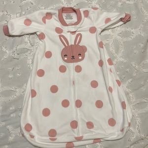 Carter’s fleece zip up sleepsack. 0-3 months. NWOT.